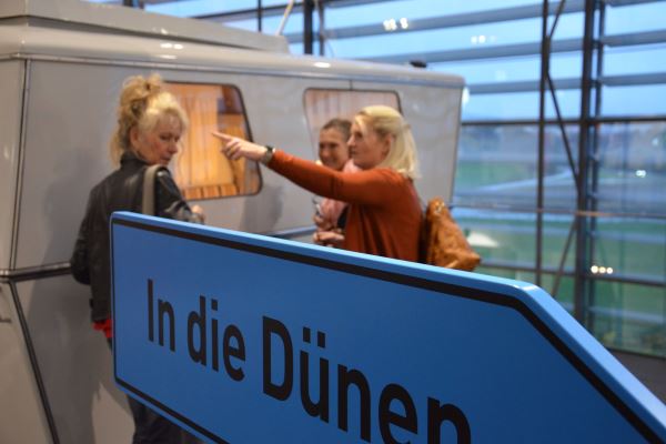 „In die Dünen“: Vor der Ehrung konnten die verschiedenen Bereiche im Erwin-Hymer-Museum besichtigt werden. 